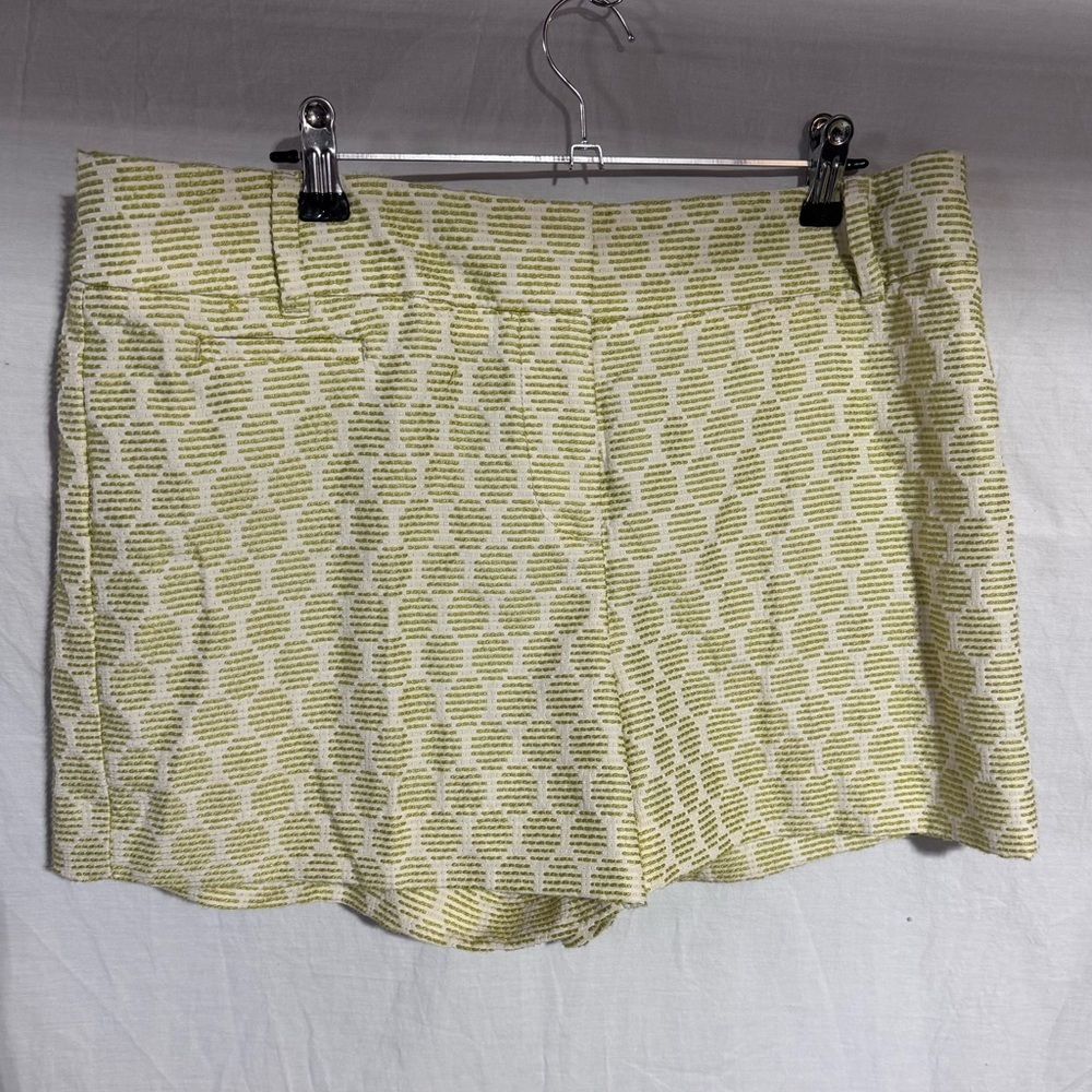 Loft green thread circle design dressy shorts Size 8